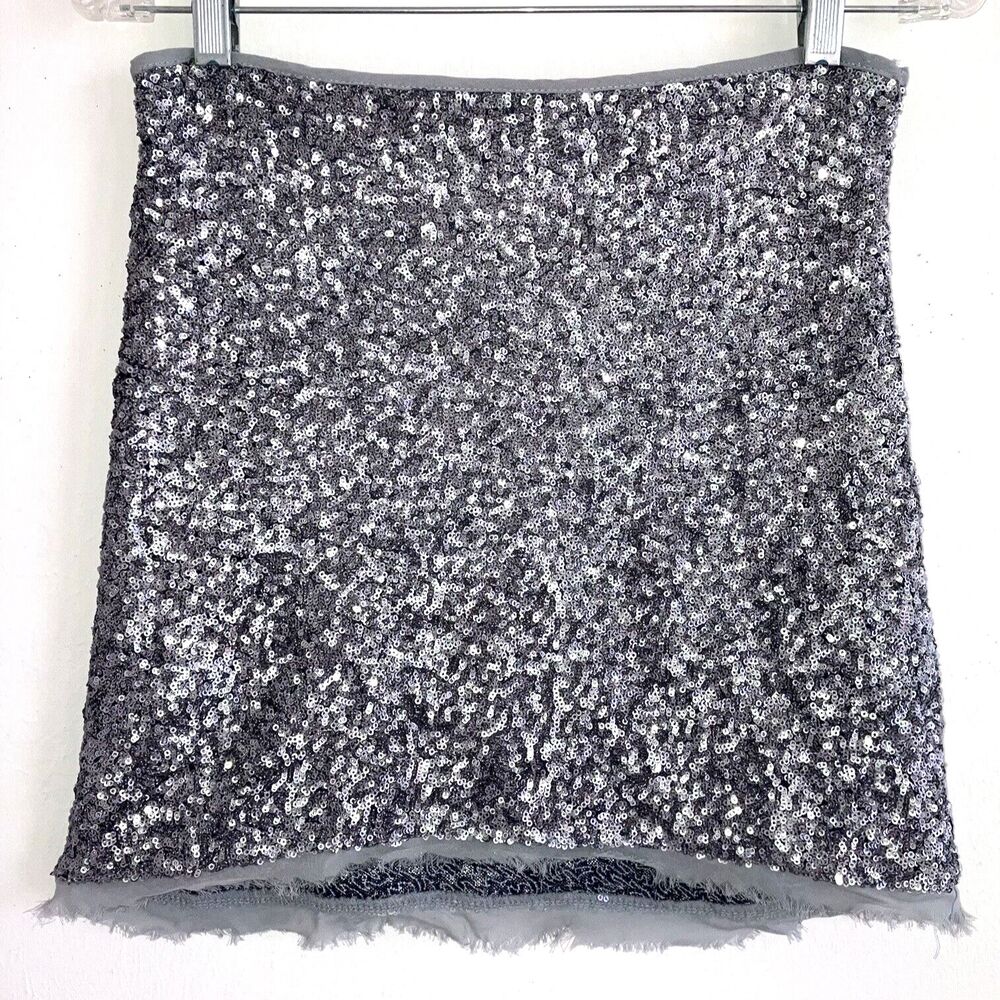 OLIVE & OAK sz M Silver Gray Sequin Mini Skirt Lined Longer in Back